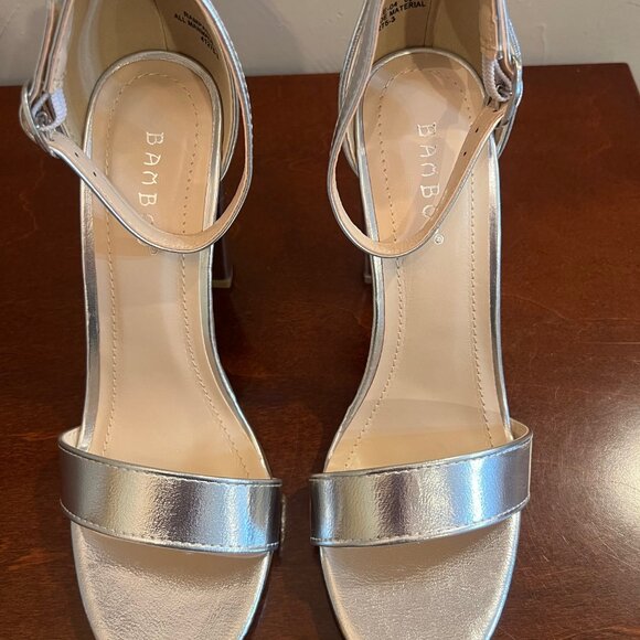 Bamboo Women's Silver Metallic Ankle Strap Block Heel Sandals - Size 6.5 - Picture 2 of 5